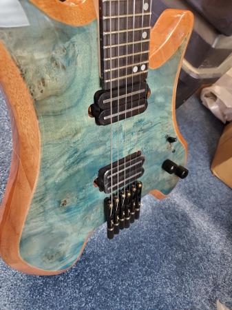 DouglasHeadlessSample6