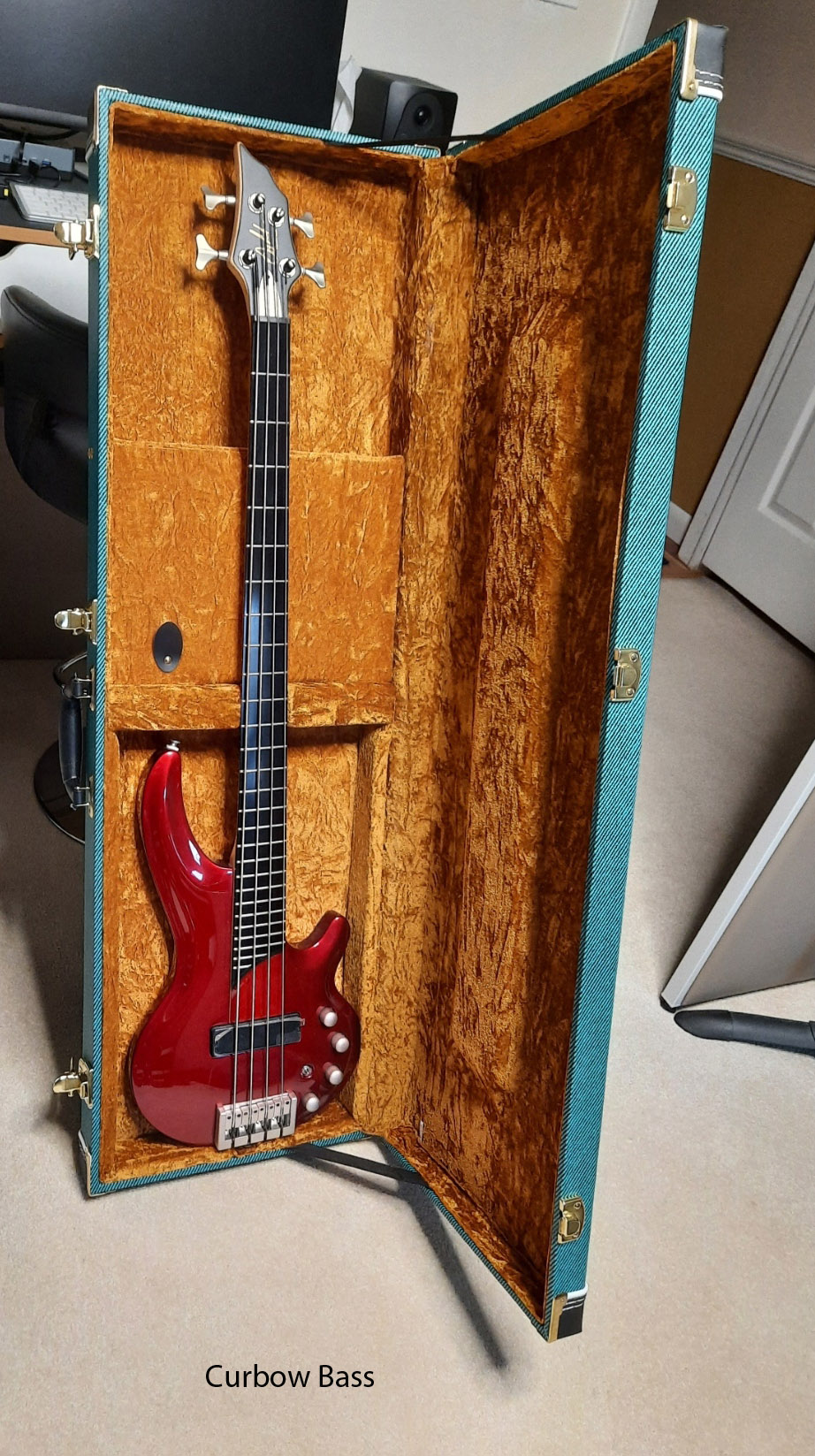 Douglas BGC-250 3/4 Blue/Tweed Short Scale Bass Case 4 Douglas BGC-250 3/4 Blue/Tweed Short Scale Bass Case 4
