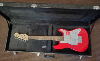 Fender mini strat case deals