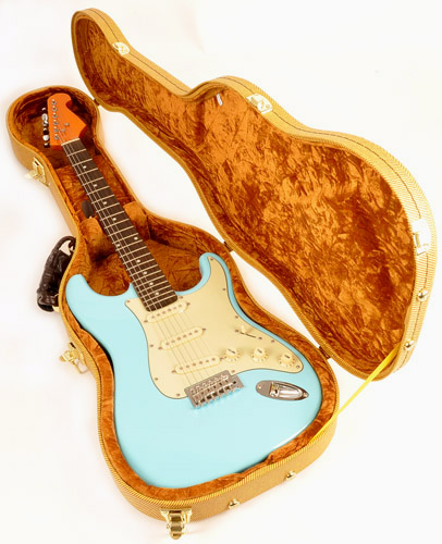 Douglas EGC 350 ST Tweed Gold Case RondoMusic